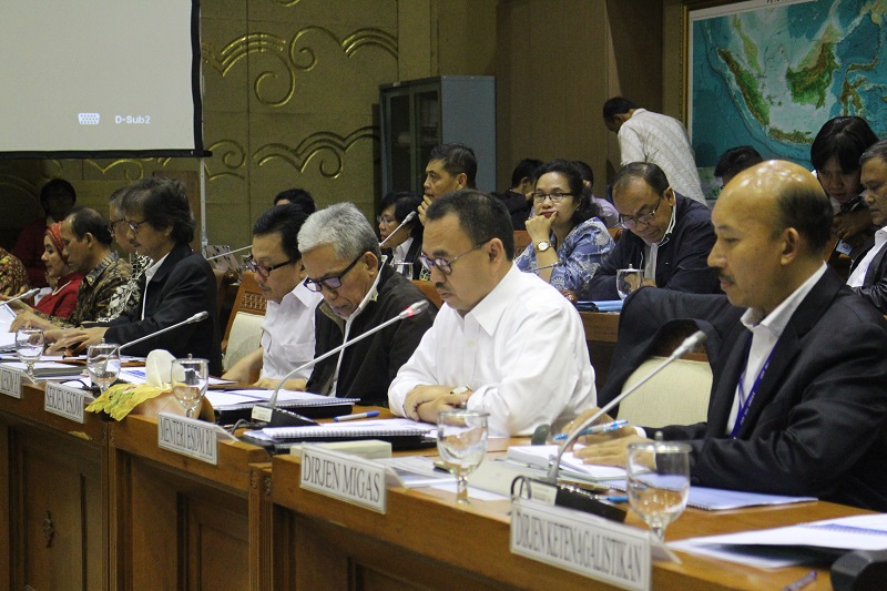 Komisi  VII DPR RI dan Kementerian ESDM Sepakati Asumsi Makro Sektor ESDM dalam RAPBN 2017